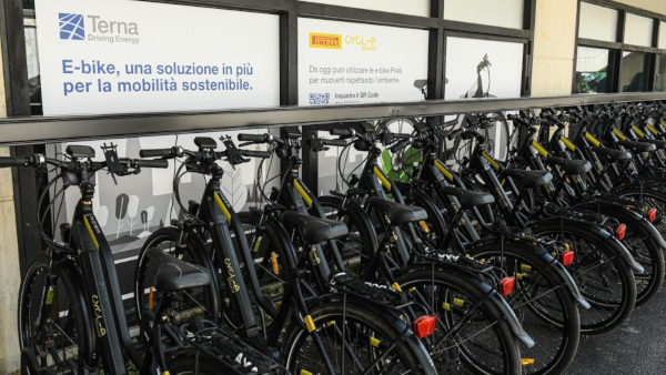 Terna e Pirelli, mobilità sostenibile, progetto CYCL-e around