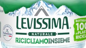 Levissima in plastica 100% riciclata