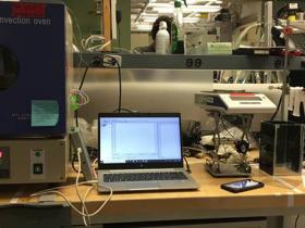 Alcuni degli strumenti di laboratorio utilizzati per caratterizzare i tessuti innovativi.