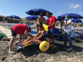 Sclerosi multipla: al via 'il mare di tutti', la spiaggia attrezzata per la fisioterapia in mare